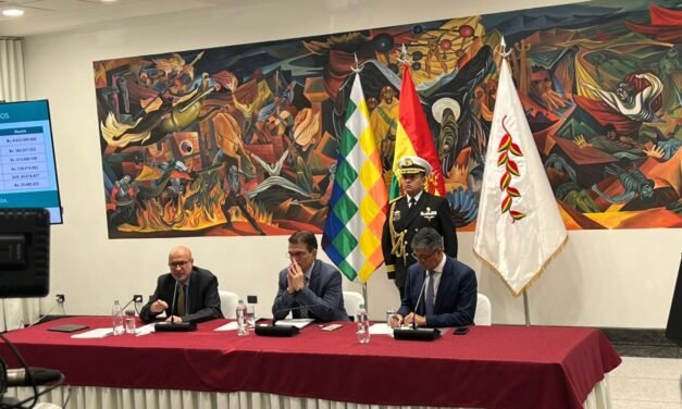 Decreto 5600 El «Decretazo» purificador: Paz anula 161 decretos de un plumazo (para que el ‘dedazo’ sea licitado)